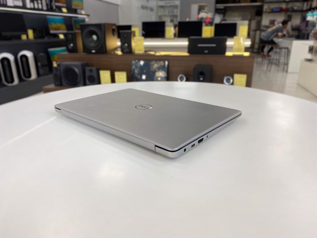 Laptop Dell Inspiron 5370 70146440_002